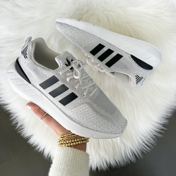 adidas Shoes - Adidas swift 8.5